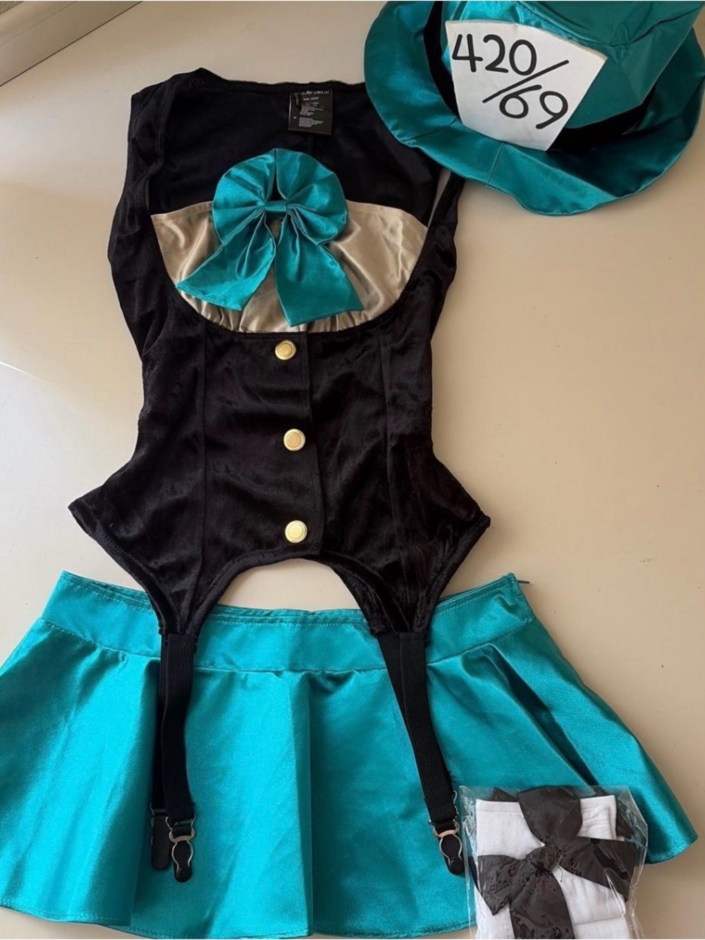 Vintage 2000s Leg Avenue Mad Hatter Halloween Costume